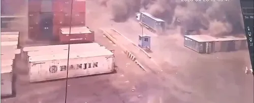 تداوم آتش سوزی عظیم در بندر شهید رجایی