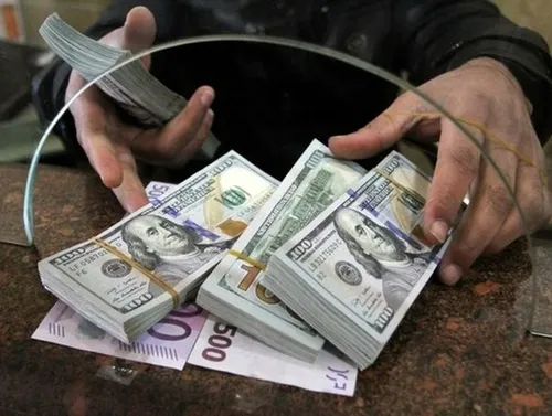 شیوه جدید اعلام نرخ روزانه ارز صرافی&zwnj;ها؛ قیمت امروز دلار ۴۲ هزار ۷۴۸ تومان