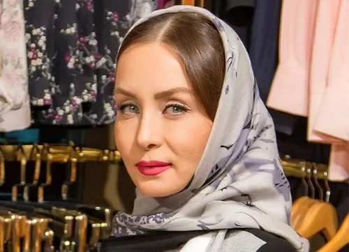 تصویر مریم کاویانی در کنار مادرش