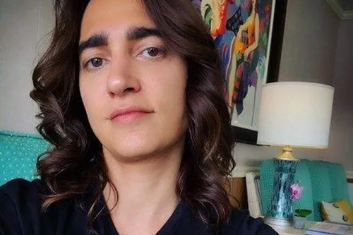 بنر‌های بحث برانگیز از تولستوی و ویکتور هوگو درباره حجاب در سطح تهران + عکس