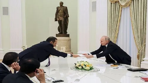 ویدئوی عجیب از گفتگوی پوتین با بدل خودش!