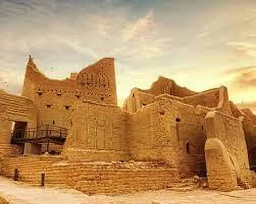 خیابان شانز&zwnj;لیزه پاریس در شهر تاریخی درعیه عربستان سعودی