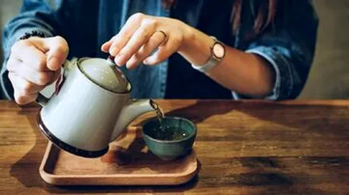 نوشیدن چای در این شرایط سرطان&zwnj;زا است
