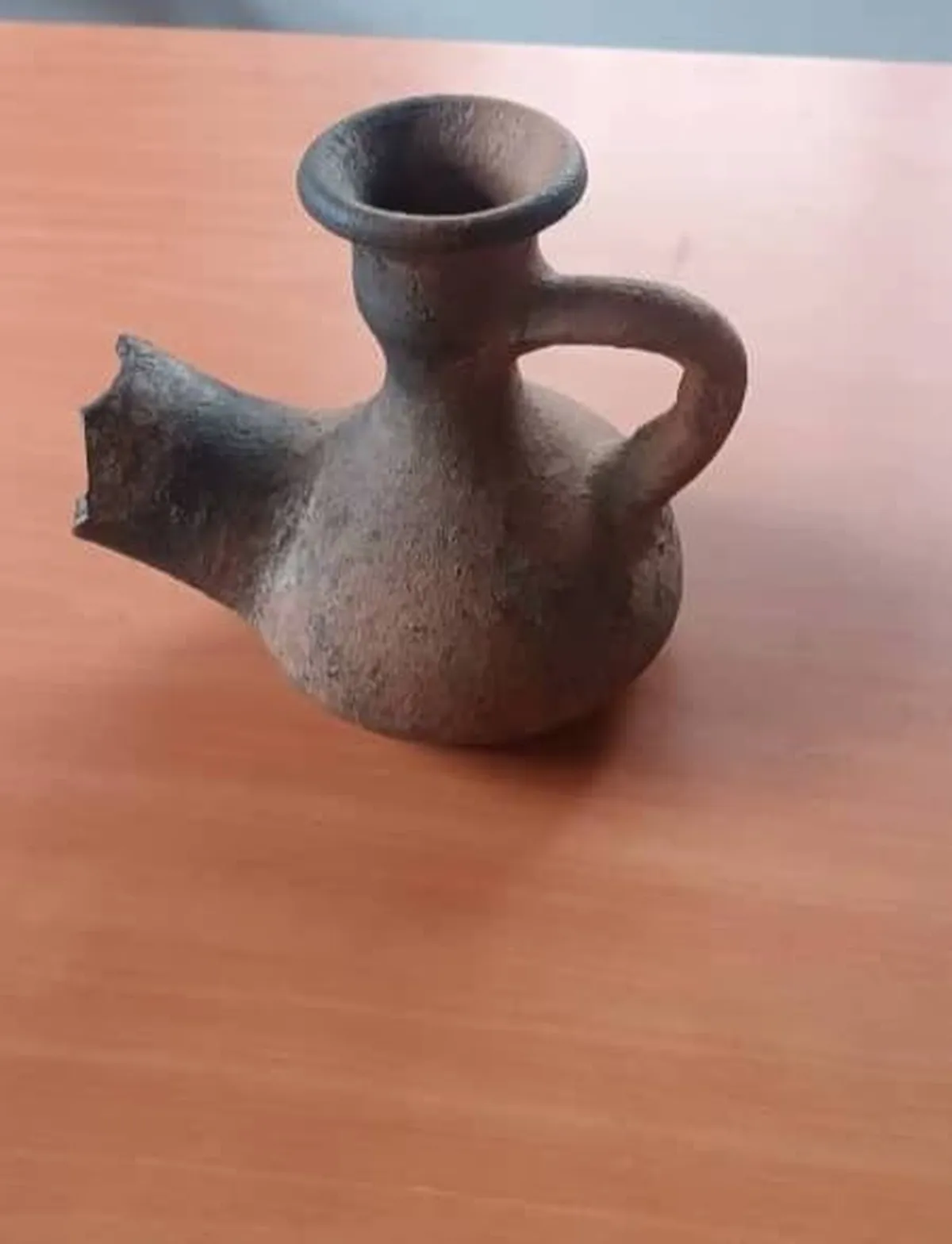 کشف شی‌ء سفالی از دوران قاجار