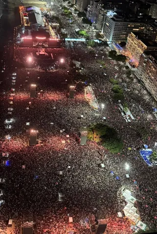 لیدی گاگا در ساحل کوپاکابانا