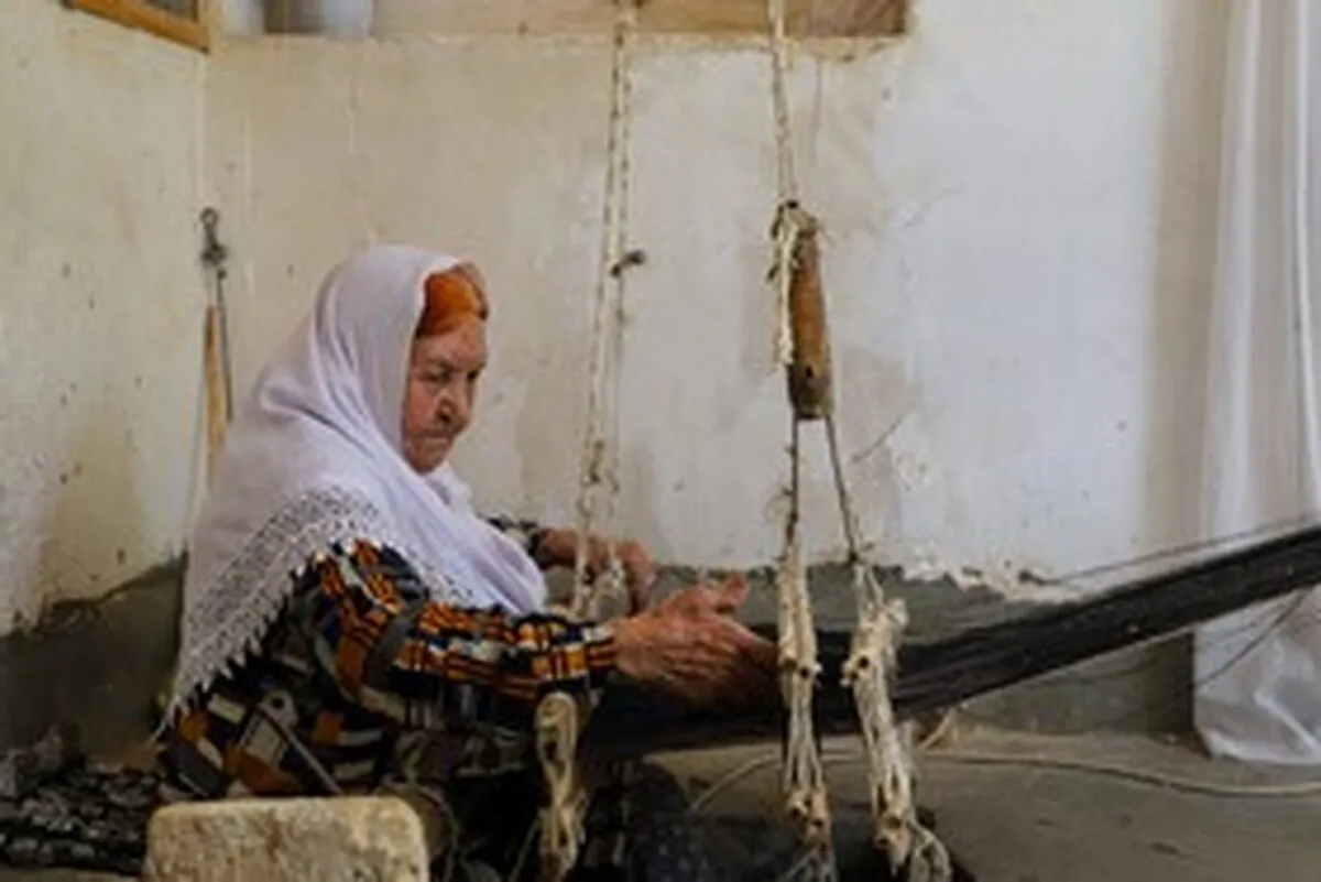 خورجین‌بافی هنر دستان اهالی کویر