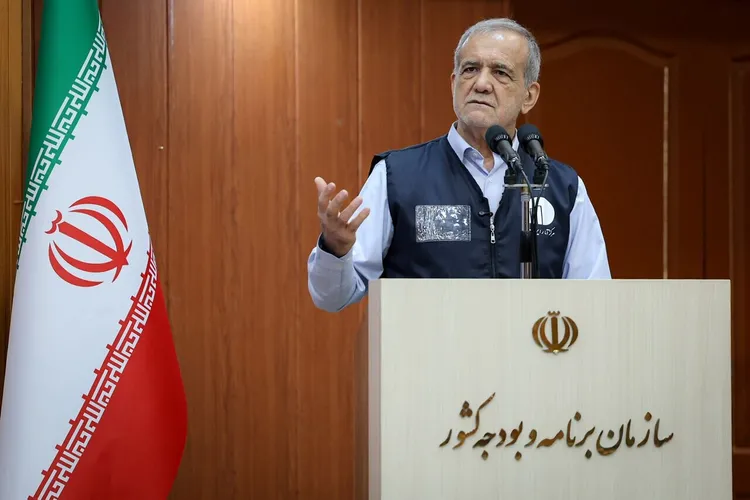 پزشکیان: عمل انسان است که گویای حقیقت و درستی کار اوست