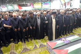 ویدئو | دیدار و گفت‌وگوی رهبر انقلاب با خانواده «اسماعیل هنیه» در تهران