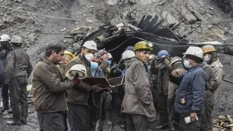 بیانیه ١٨ تشکل دانشجویی استان سمنان در پی حادثه معدن طزره