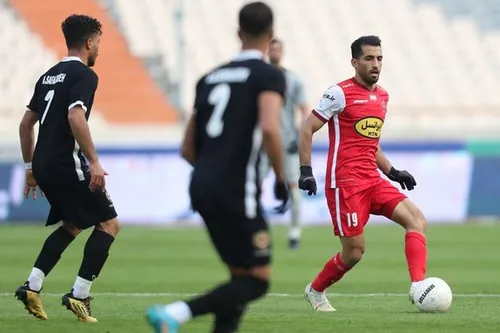 ویدیو جشن قهرمانی بازیکنان پرسپولیس و لحظه بالا بردن جام قهرمانی