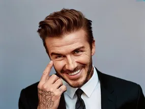 فیلم عجیبی از دیوید بکام درحال آرایش!