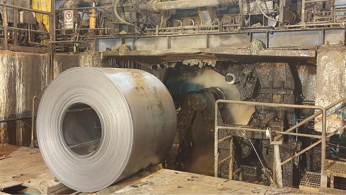 بومی‌سازی كویل‌كار كلاف‌پیچ نورد گرم مجتمع فولاد سبا