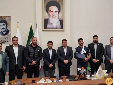 حسن یزدانی کارمند بانک شد