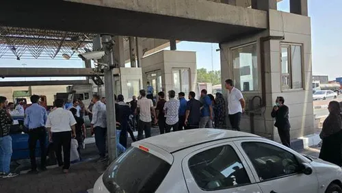 تجمع خانواده مفقودان حادثه بندر شهید رجایی