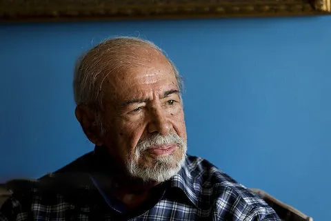 ر. اعتمادی نویسنده معروف درگذشت