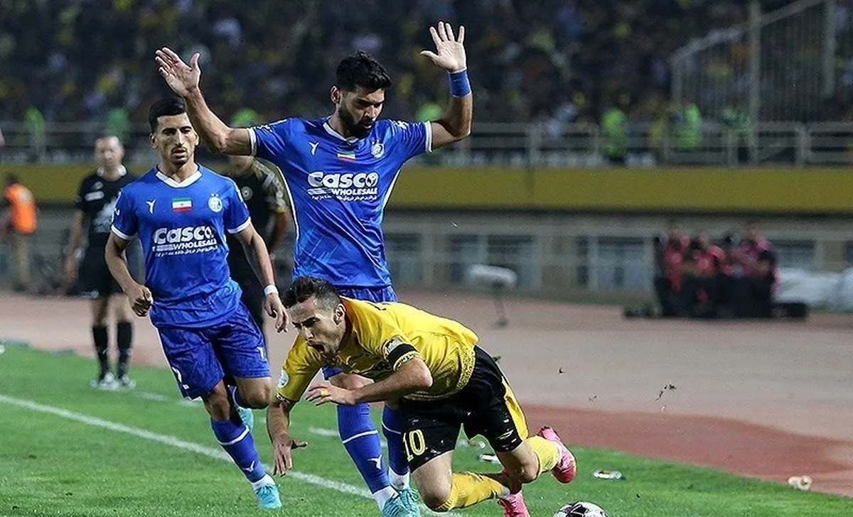 همدانی: اشتباهات داوری علیه استقلال از شرایط معمولی خارج شده است