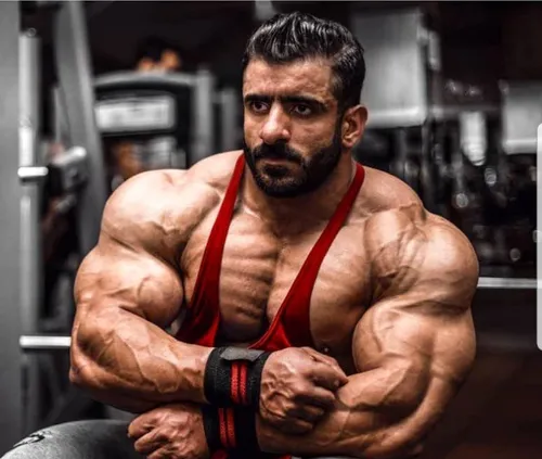 (ویدیو) مجسمه هادی چوپان نهایی شد