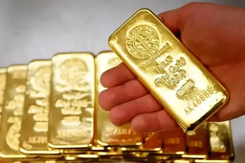 بازگشت طلا به مرکز توجه سرمایه‌گذاران؛ بازارها در موج «ترس و انتظار»