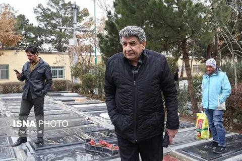 منوچهر والی زاده در بیمارستان بستری شد