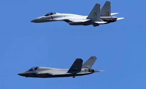 رونمایی از جنگنده نسل پنجم چین و رقیب F-۳۵ آمریکا