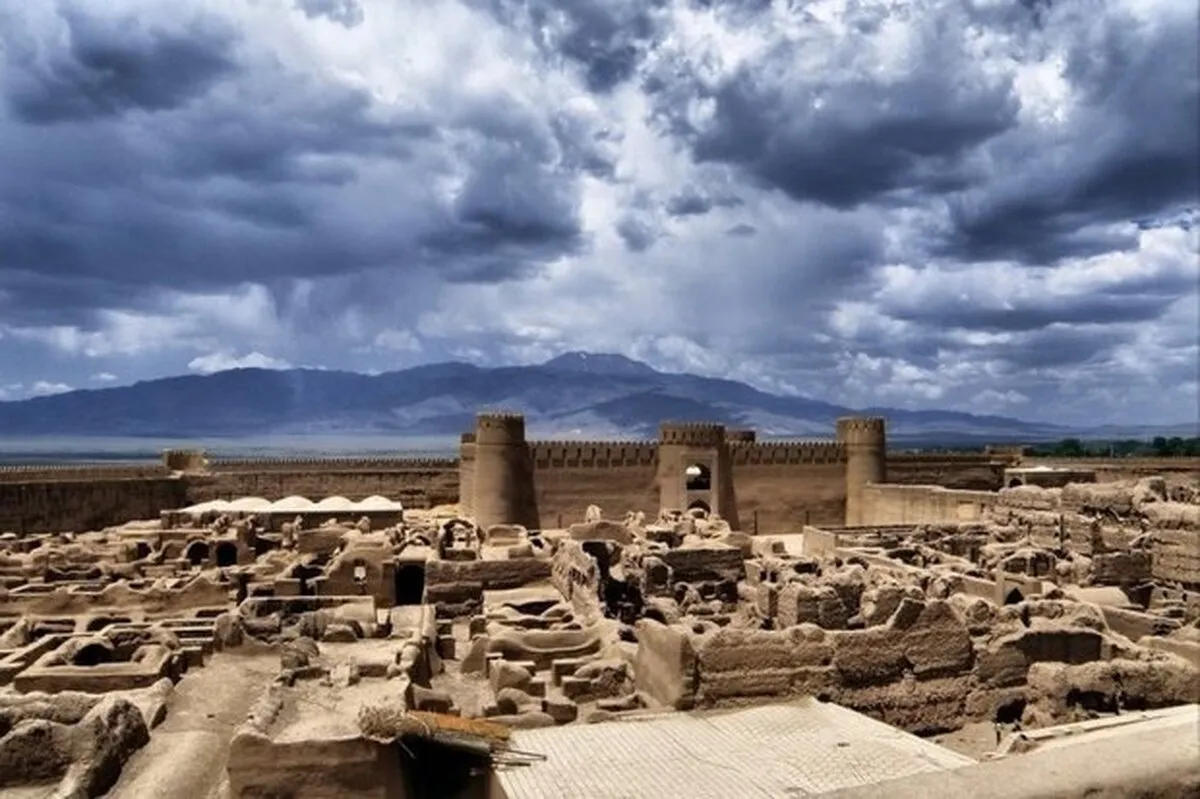 دومین بنای خشتی بزرگ جهان در قلب کرمان