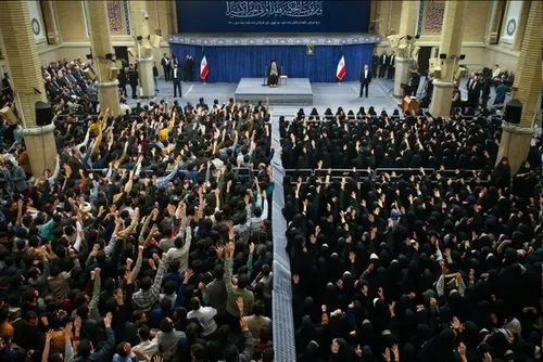 رهبر انقلاب: مذاکره با دولت آمریکا، گره تحریم&zwnj;ها را کورتر می&zwnj;کند