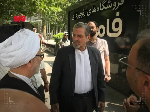کواکبیان به حسینیه ارشاد رفت