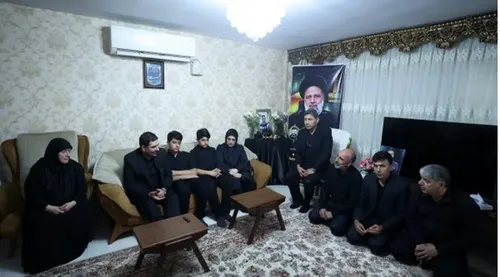 تمبر بزرگداشت شهید جمهور و شهدای خدمت رونمایی شد