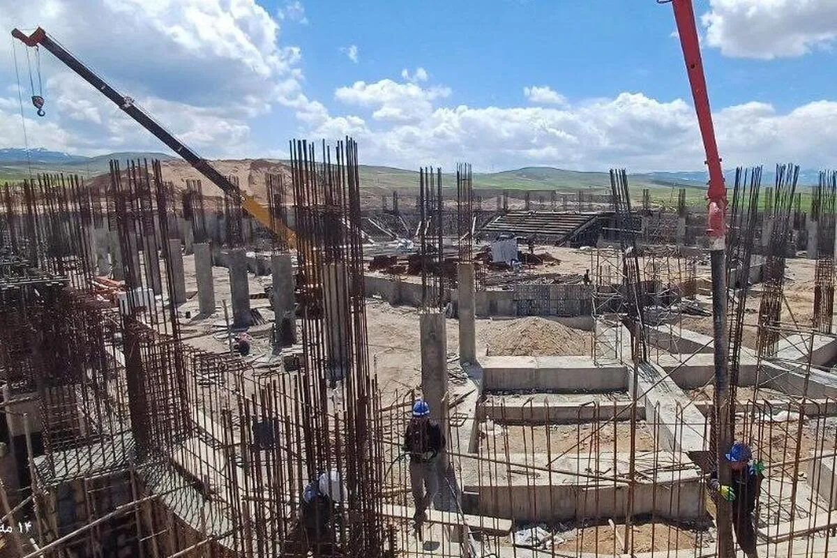 پیشرفت ۳۰ درصدی پروژه کمپ ورزشی مس ورزقان