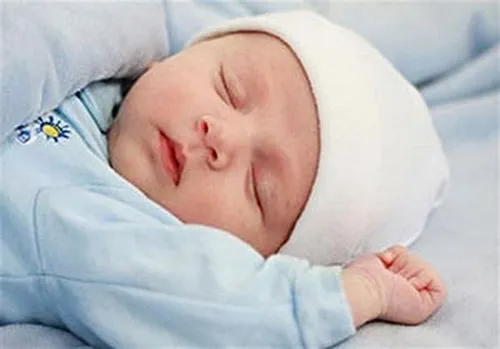 نوزادان بدخواب را این گونه بخوابانید