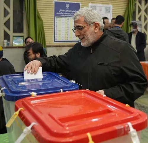 گزارش تصویری از مراسم استقبال از پیکر شهید نیلفروشان با حضور سردار قاآنی