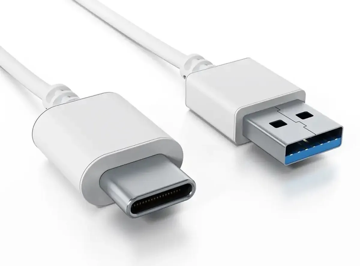 ۵ وسیله‌ای که نباید به گوشی‌تان وصل کنید