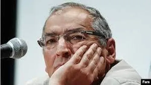 کیهان: زیباکلام کودن است