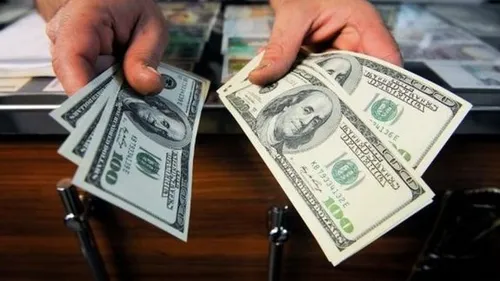 ۲ بانک عامل فروش ارز مسافرتی شدند