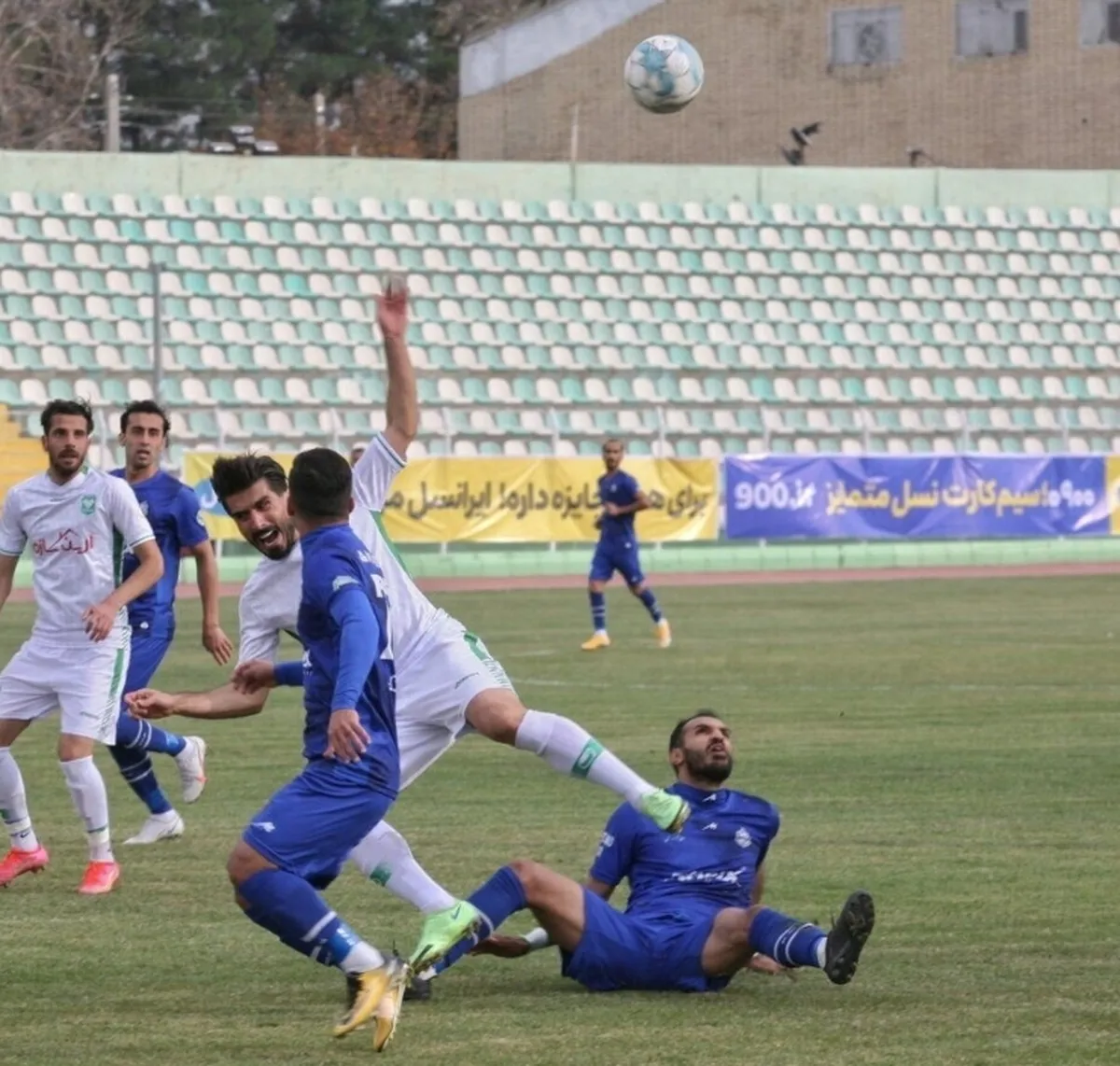 تیم فوتبال ملوان با سه گل خیبر خرم آباد را مغلوب کرد