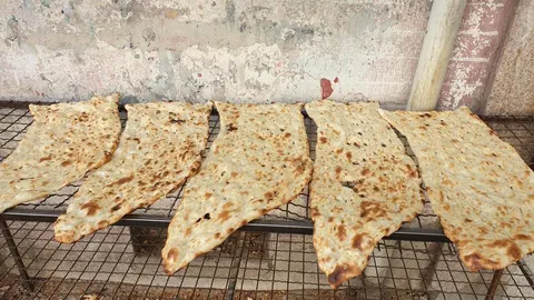 نان بربری ۳۱ درصد، تافتون ۵۲ درصد، لواش ۳۹ درصد گران شد