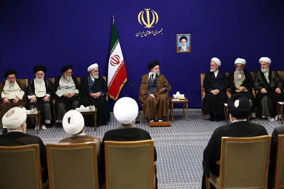 رهبر انقلاب: میرزا نائینی فقیهی استثنائی و اندیشمندی سیاسی بود