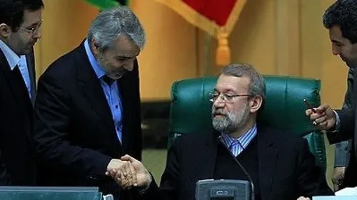 لاریجانی از نوبخت حمایت کرد